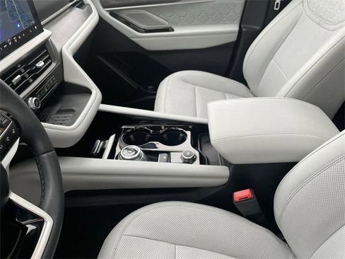 Used 2025 Ford Explorer Platinum w/ LUX Leather Package image 21