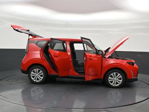 Used 2023 Kia Soul LX FWD image 32