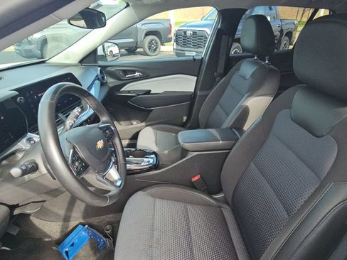 Used 2024 Chevrolet Trax LT w/ Driver Confidence Package FWD image 24