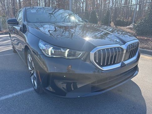 Certified 2025 BMW 530i w/ Premium Package image 3