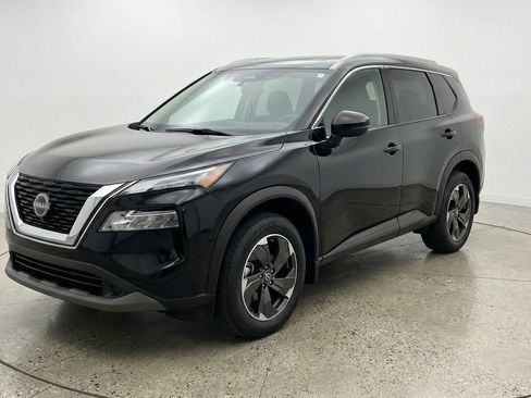 Used 2025 Nissan Rogue SV AWD/4WD image 3