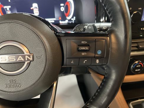 Used 2023 Nissan Pathfinder Platinum w/ Cargo Package image 22