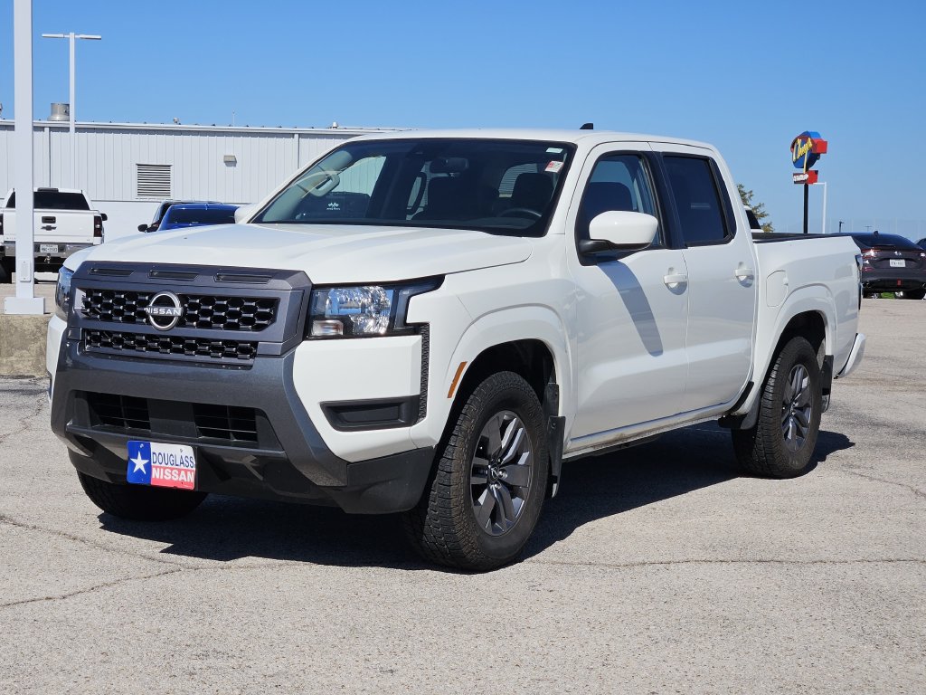 Used 2025 Nissan Frontier SV RWD image 2