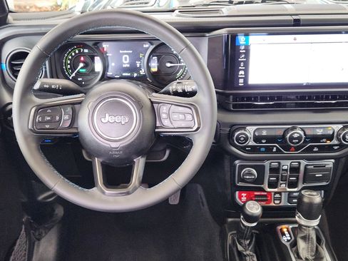 Used 2024 Jeep Wrangler Unlimited Rubicon 4xe AWD/4WD image 28