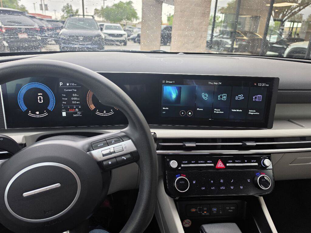 Used 2025 Hyundai Tucson SEL FWD image 2