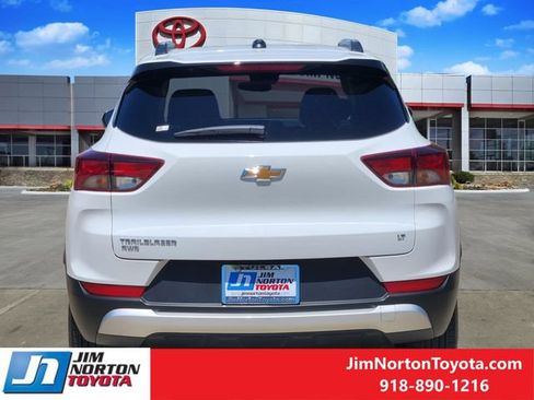 Used 2025 Chevrolet TrailBlazer LT AWD/4WD image 6
