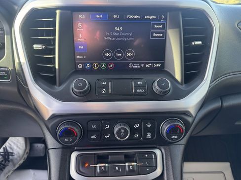 Used 2023 GMC Acadia SLT image 6