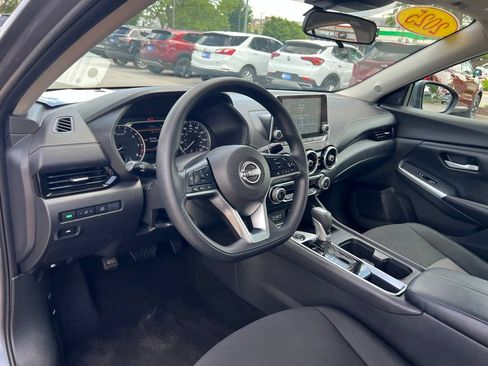 Used 2025 Nissan Sentra SV FWD image 18