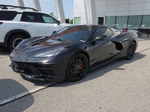 Used 2023 Chevrolet Corvette Stingray Premium Conv w/ Battery Protection Package RWD image 2