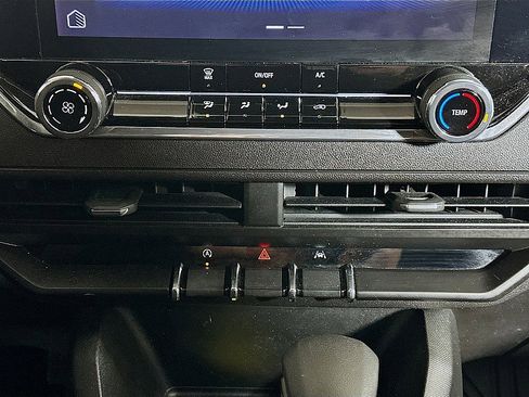 Used 2024 Chevrolet Colorado W/T image 16