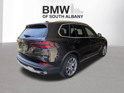 Used 2024 BMW X5 xDrive40i w/ Parking Assistance Package AWD/4WD image 3