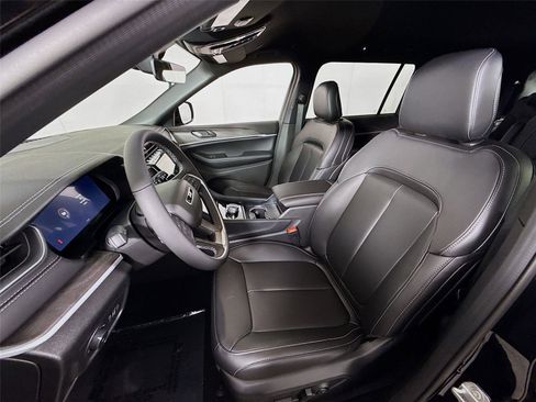 New 2025 Jeep Grand Cherokee L Limited w/ Trailer Tow Package image 16