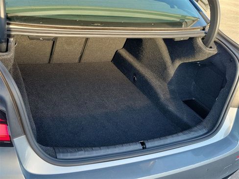 Used 2023 BMW 530i image 12