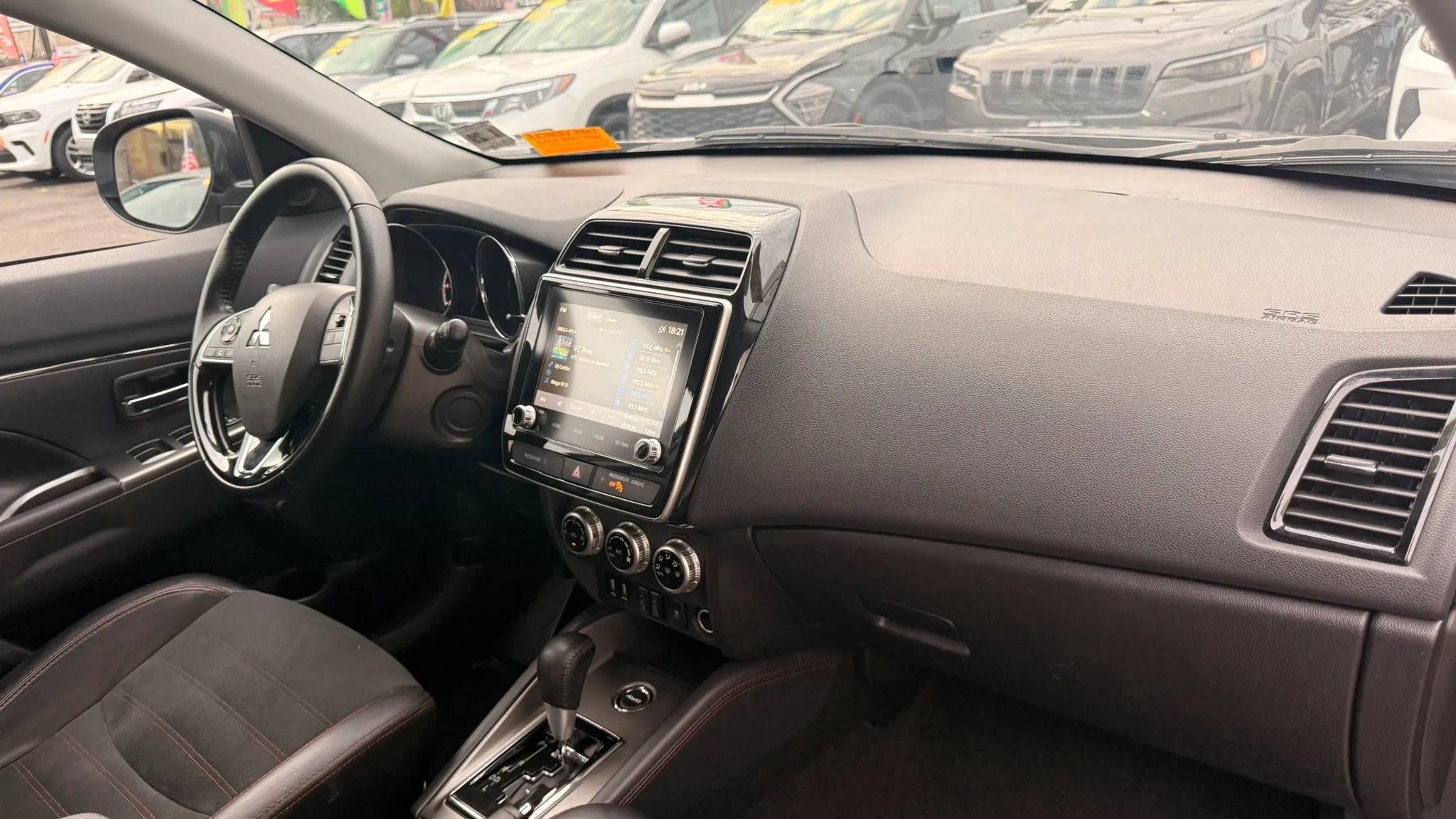 Used 2024 Mitsubishi Outlander Sport SE AWD/4WD image 16