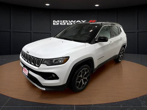 Used 2025 Jeep Compass Limited AWD/4WD image 2