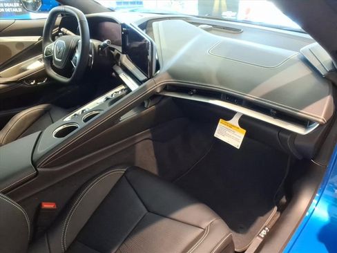 New 2026 Chevrolet Corvette Stingray Premium Cpe w/ Z51 Performance Package RWD image 19