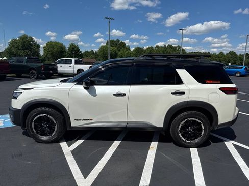 Used 2023 Nissan Pathfinder Rock Creek AWD/4WD image 5