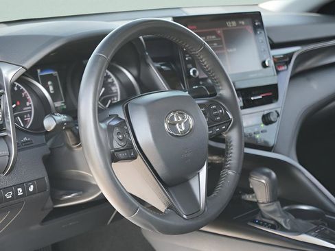 Used 2023 Toyota Camry SE w/ Cold Weather Package FWD image 23