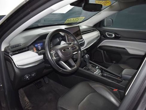 Used 2022 Jeep Compass Limited image 12