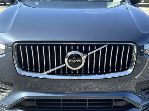 Used 2022 Volvo XC90 T5 Momentum w/ Protection Package Premier FWD image 8