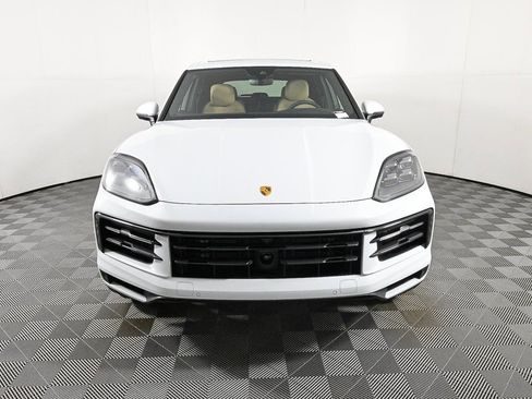 Certified 2026 Porsche Cayenne AWD/4WD image 37
