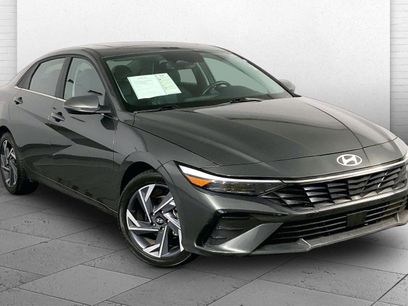 Used 2025 Hyundai Elantra Limited