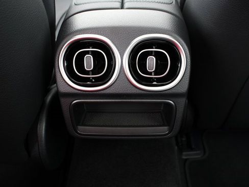 Used 2024 Mercedes-Benz C 300 4MATIC Sedan image 33