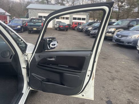 Used 2009 Suzuki SX4 AWD Hatchback image 16