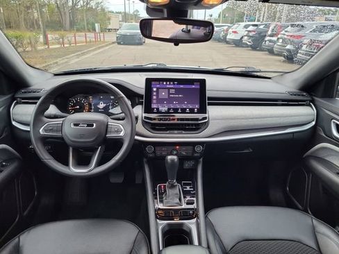 Used 2024 Jeep Compass Latitude w/ Altitude Special Edition image 26