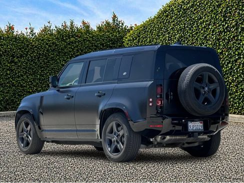 Used 2024 Land Rover Defender 110 X-Dynamic SE AWD/4WD image 6