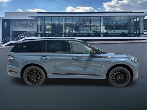 New 2026 Lincoln Aviator Reserve AWD/4WD image 8