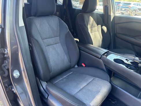 Used 2025 Nissan Rogue SV FWD image 38