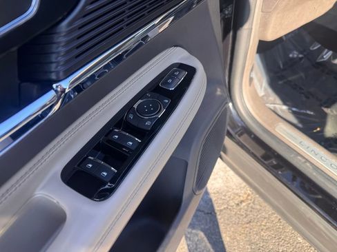 Certified 2022 Lincoln Corsair AWD w/ Equipment Group 101A image 11