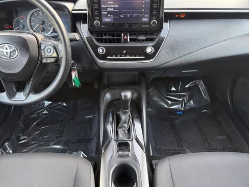 Used 2022 Toyota Corolla LE image 8
