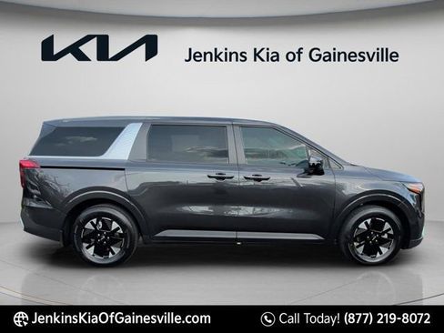 New 2026 Kia Carnival LXS image 2