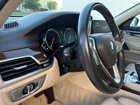 Used 2017 BMW 740i image 34
