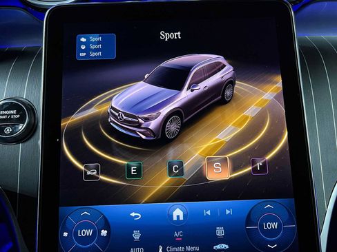 Certified 2026 Mercedes-Benz GLC 300 4MATIC image 41