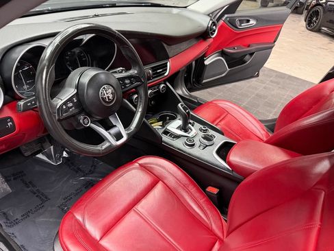 Used 2021 Alfa Romeo Giulia Sprint w/ Nero Edizione RWD image 31