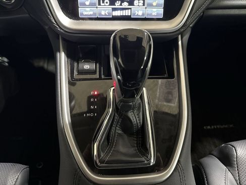 Used 2023 Subaru Outback Limited image 17