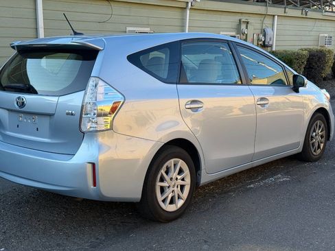 Used 2014 Toyota Prius V Two image 8