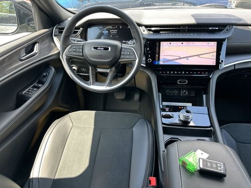 New 2026 Jeep Grand Cherokee L 4WD image 31