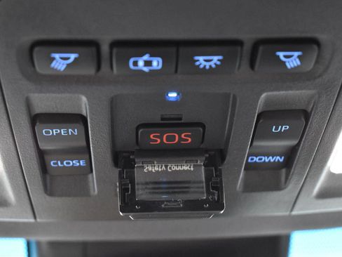 Used 2019 Toyota Avalon XSE image 28