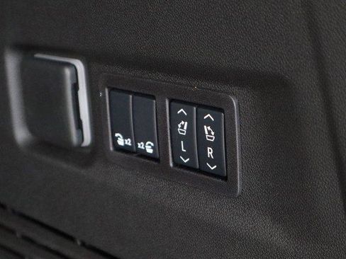 New 2026 GMC Yukon XL Elevation image 10