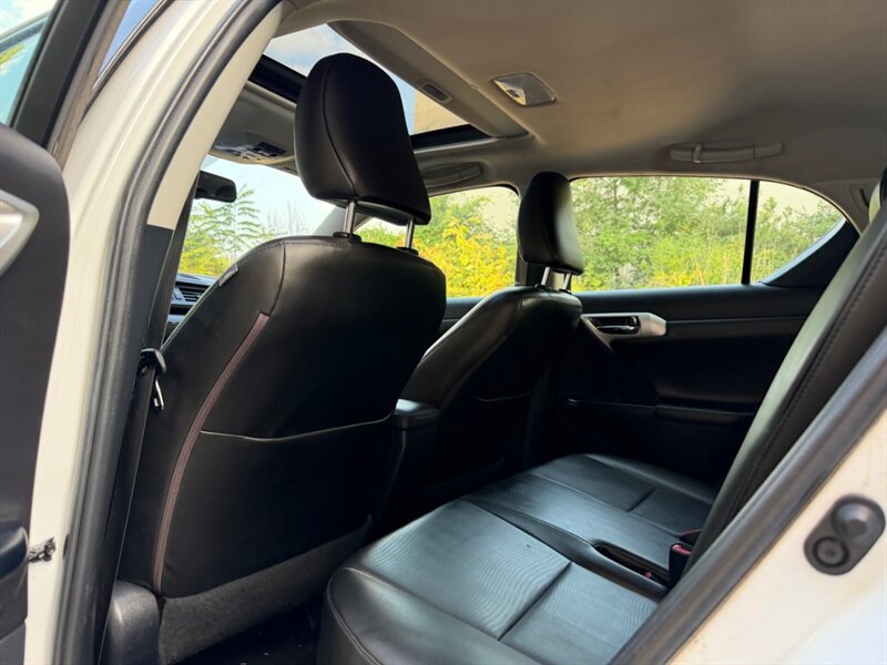 Used 2011 Lexus CT 200h Premium w/ Premium Audio Pkg FWD image 18