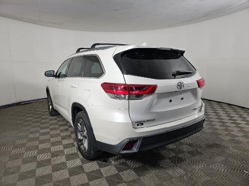 Used 2019 Toyota Highlander Limited Platinum AWD/4WD image 4