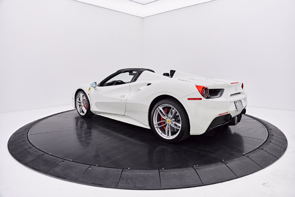 Used 2018 Ferrari 488 Spider RWD image 18