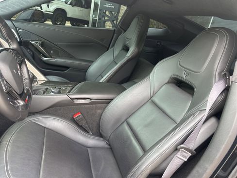 Used 2015 Chevrolet Corvette Z06 w/ 3LZ Preferred Equipment Group image 8