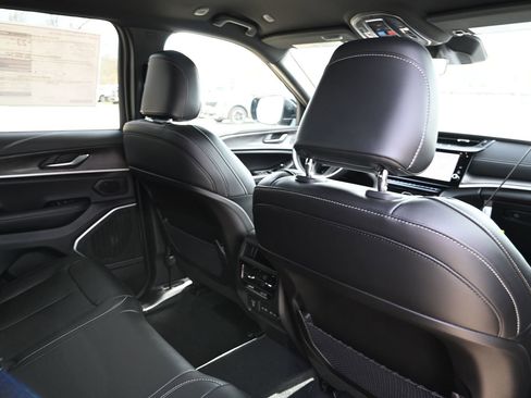 New 2026 Jeep Grand Cherokee Limited image 22