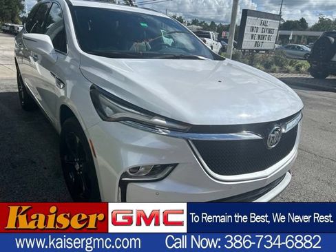 Used 2024 Buick Enclave Essence w/ Experience Buick Package AWD/4WD image 1