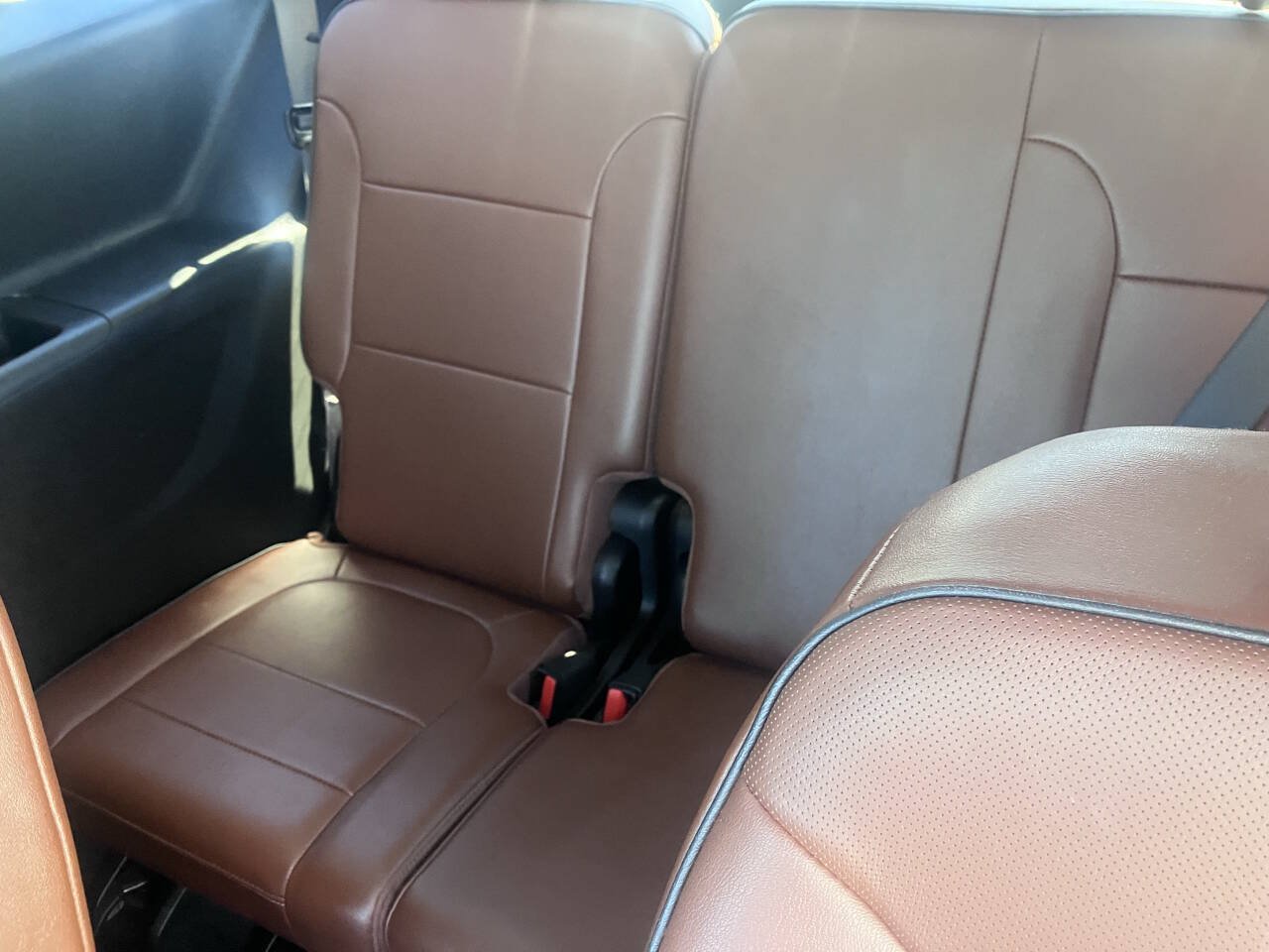 Used 2018 Chevrolet Traverse High Country AWD/4WD image 11